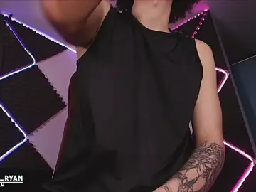 Stripchat Live Sex Cam of bigryann23