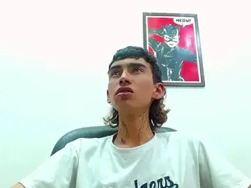 Stripchat Free Porn Cam of ttimy_x_boy