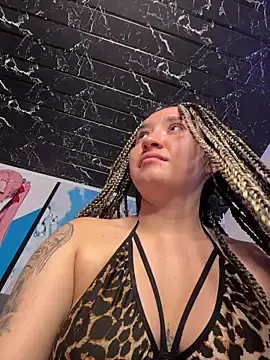 Stripchat Free Porn Cam of Sophie_LS