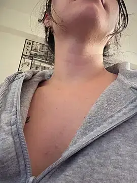 Stripchat Live Sex Cam of Sophie_LS