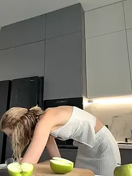 Stripchat Free Porn Cam of Feral_berry_8133