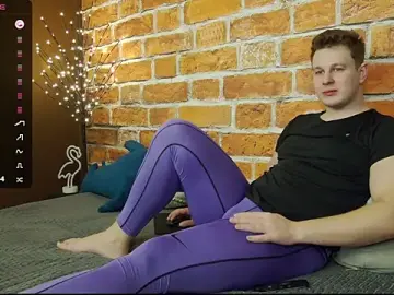 Stripchat Live Sex of charlie_smiley