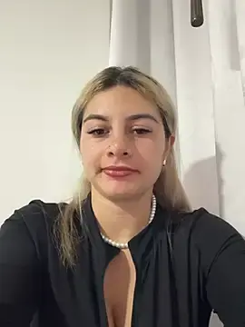 Stripchat Sex Cam of AtheneaRossi