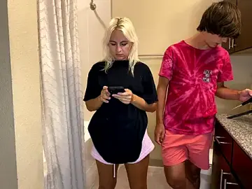 Stripchat Live Sex Cam of girlfriendmissy