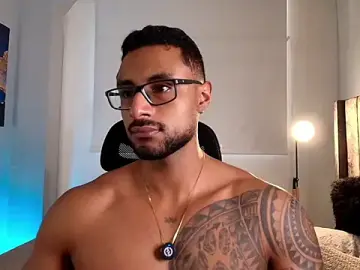 Stripchat Live Porn of LiamGarcia1