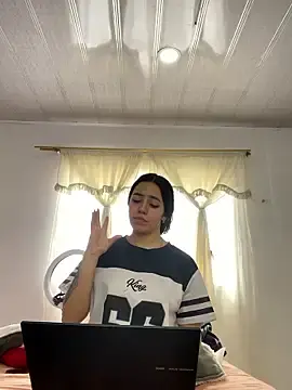 Stripchat Sex Cam of Marianahb-e