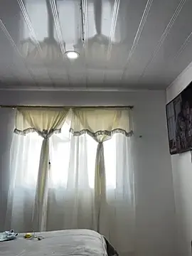 Stripchat Watch Live Sex Cams of Marianahb-e