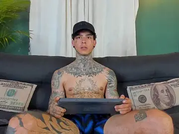 Stripchat Free Live Porn of Aron_ford