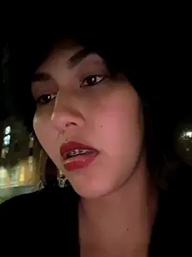 Stripchat Live Sex Cam of moly_lof