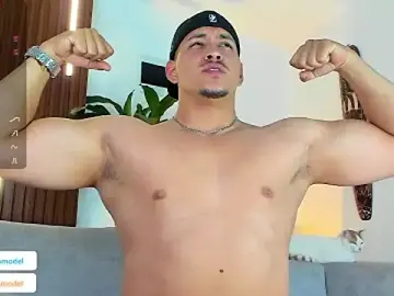 Stripchat Best live sex cam show of lucasanto_