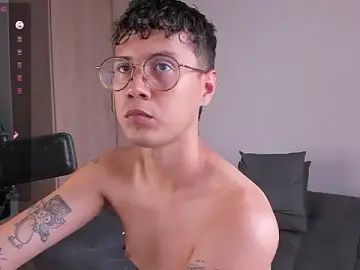 Stripchat Nude Webcam of LeaneSeb