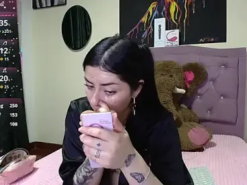 Stripchat Watch Live Sex Cams of Emmie_Hot