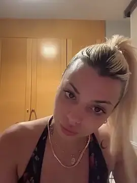 Stripchat Watch Live Sex Cams of Noeliagglow
