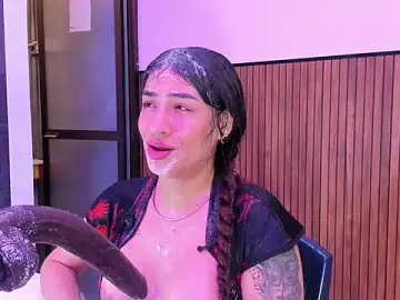 Stripchat Live Sex Cam of violett_collins_