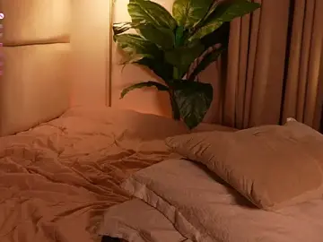 Stripchat Live Sex Cam of Enyoll_