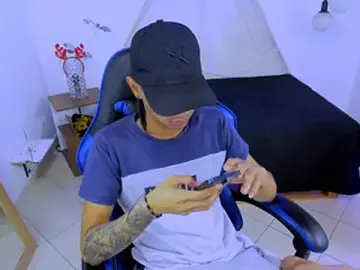 Stripchat Sex Cam of Brand_habes