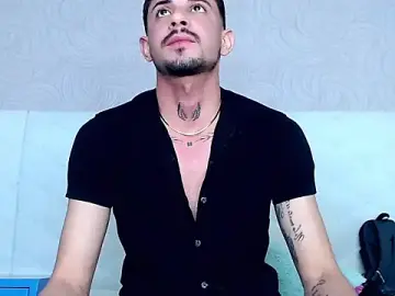 Stripchat Free Porn Cam of Erick_Wall