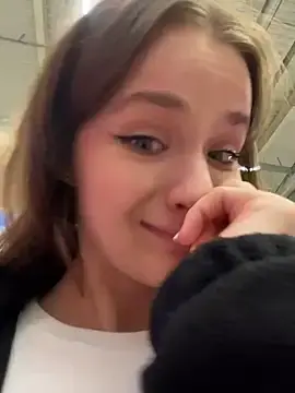 Stripchat Live Sex Cam of KittyQueeny