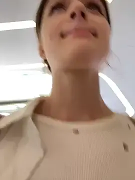 Stripchat Free Porn Cam of KittyQueeny