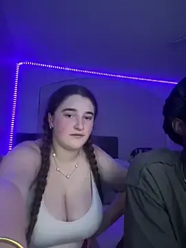 Stripchat Live Porn of MarcusAndMarissa4ev