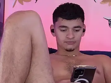 Stripchat Adult Webcam of VikoHands