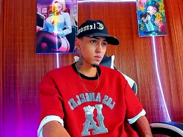 Stripchat Sex Cam of Liam_lee