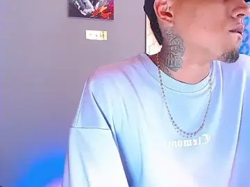 Stripchat Sex Cam of Liam_lee