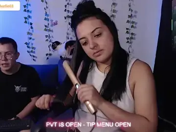 Stripchat Sex Cam of Tina_4_Charlie