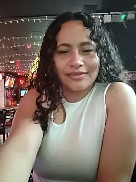 Stripchat Live Sex Cam of Yaya_watson