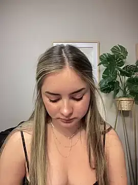 Stripchat Live Sex Cam of imlindapink