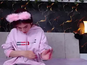 Stripchat Watch Live Sex Cams of adriscute