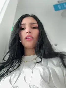 Stripchat Free Live Porn of Maddy_Rouse_