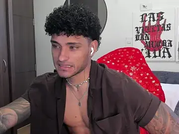 Stripchat Sex Cam of Alessandro_Vanni