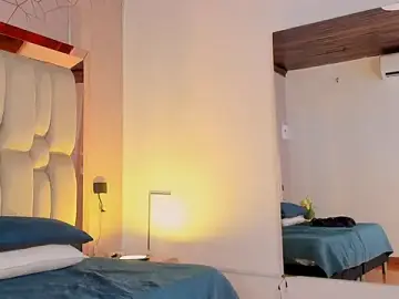 Stripchat Live Sex Cam of Isa_Little_Star