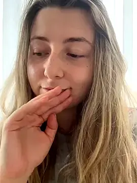 Stripchat Live Sex Cam of curvyflawless