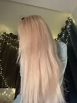 Stripchat Nude Webcam of Ella_Charm