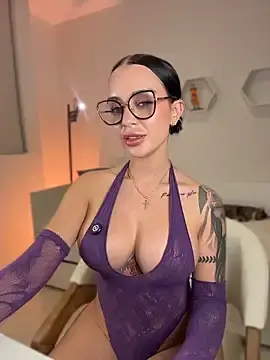 Stripchat Watch Live Sex Cams of ValentinaMilann