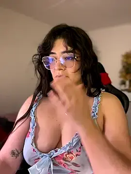 Stripchat Sex Cam of Lia_flowers