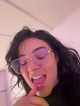 Stripchat Watch Live Sex Cams of Lia_flowers