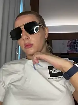 Stripchat Nude Webcam of Strongqueen