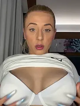 Stripchat Adult Video Chat of Strongqueen