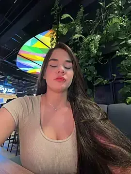 Stripchat Nude Webcam of BellaLeclair