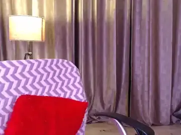 Stripchat Sex Cam of Sexy_Myra18