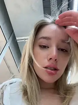 Stripchat Free Porn Cam of SSSATIVA_model