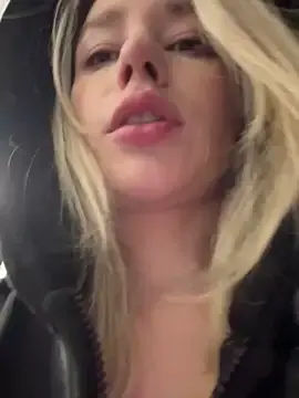 Stripchat Live Sex Cam of SSSATIVA_model