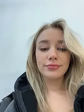 Stripchat Live Sex of SSSATIVA_model