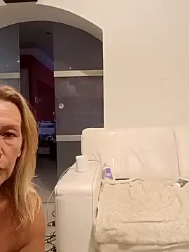 Stripchat Adult Webcam of sissytrainz