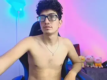 Stripchat Sex Cam of TylerWhite_