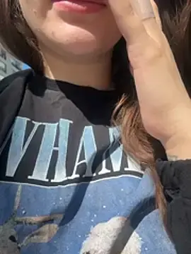 Stripchat Adult Webcam of Elinatiranda