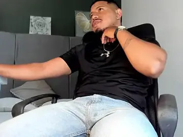 Stripchat Adult Webcam of Jan_Flp